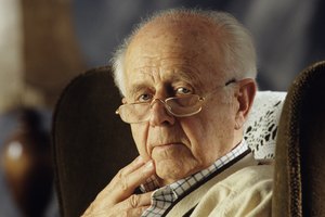 La harina de maíz (o maicena) absorbe el aceite y la suciedad.
