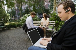 Crear un puente de la red puede permitirte compartir tu conexión inalámbrica de Internet sobre tu conexión Bluetooth.