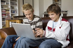 Juega tus juegos favoritos de Steam con tus amigos de Facebook.