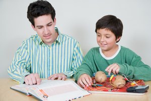 Estos experimentos harán que los estudiantes se interesen por la electricidad y el magnetismo.