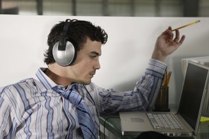 Cómo reparar un ruido de audio en un video.