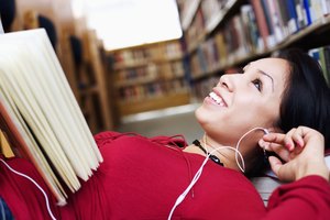 La tecnología Bluetooth es a menudo asociada con y utilizada para dispositivos de telefonía celular.