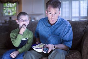 Los controles parentales de DirecTV te permiten establecer los límites de visión de tu receptor de DirecTV.