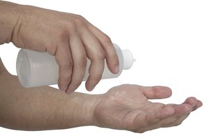 El aceite de oliva, o aceite Olea europaea, es un aceite emoliente.