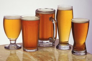 Las cervezas ligeras o bajas en calorías te ofrecen la opción de seguir disfrutando tu bebida preferida sin la cantidad de calorías excedentes de siempre.