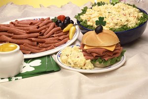 Cortar la carne contra su sentido produce un corte más tierno.