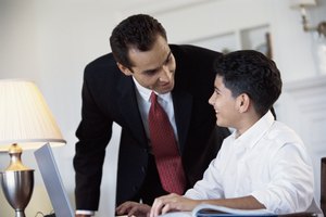 El historial de navegación te dirá en qué ha estado trabajando tu hijo.