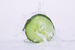 El limón y el jugo de pepino también proporcionan vitamina C.