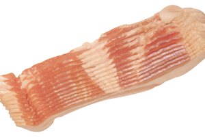 Disfruta del sabor salado del tocino en este platillo.