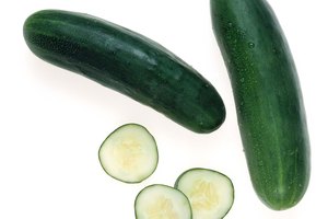 El pepino y el jugo de limón también ofrecen beneficios para la salud al proporcionar una cantidad significativa de ácido pantoténico.