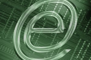 Eliminar los mensajes duplicados de tu casilla de correo electrónico no detiene su llegada.