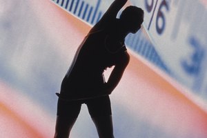 Consulta a tu médico si tu sudoración excesiva no es ayudada por estos pasos, y si se suda mucho, incluso cuando no estás haciendo ejercicio.