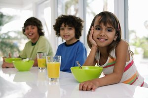 Comer de manera saludable y hacer ejercicio regularmente puede ayudar a tratar con el estrés.