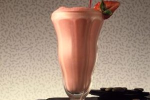 Jupiterimages/Comstock/Getty Images With very little time and minimal clean-up, a breakfast shake with egg whites delivers excellent nutrition.