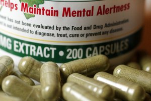 Platica con tu médico acerca de cualquier efecto secundario que experimentes mientras tomas ginkgo biloba.