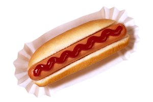 La USDA prohibe el uso de hormonas en animales usados para hacer carnes procesadas.