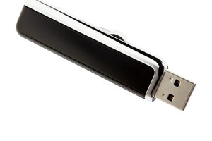 La unidad de memoria flash USB no tendrá suficiente espacio para almacenar los archivos de instalación del Windows 7 a menos que sea de 4GB o de mayor tamaño.