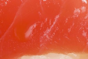 Consumir atún enlatado también aporta importantes fuentes de proteína.