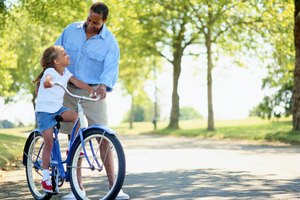 Asegúrate de tener una ligera flexión de rodilla en la parte inferior cuando rotas el pedal.