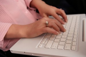 En el teclado de tu portátil, la función "Bloq Num" puede compartir una tecla con otra función.