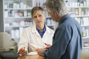 Puedes aplicar para posiciones en CVS por hora o asalariadas en línea.