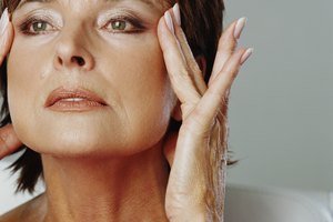 Existen productos de primer nivel para tratar el contorno de ojos.