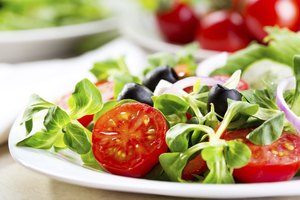 Las frutas y vegetales están primeros en la lista de alimentos para consumir cada día.