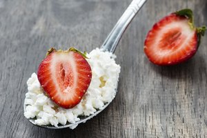 Consume requesón y fruta