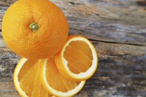 Los alimentos que son ricos en vitamina C, como las naranjas, pueden ayudarte a perder peso.