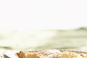 Intercambia los postres pesados por los platillos horneados como la manzana crujiente, tartas y pasteles de frutas.