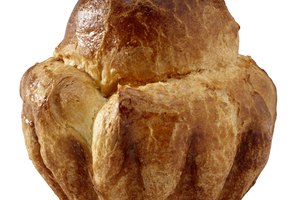 La masa para brioche contiene huevos.