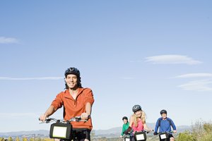 Los ciclistas sociales se benefician de los entrenamientos de resistencia muscular.