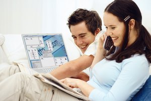 JavaScript te ofrece la posibilidad de disponer dinámicamente objetos en una página Web.