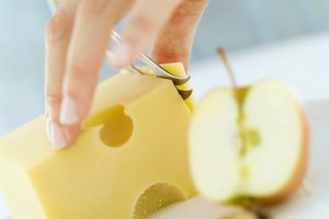 Combinar carbohidratos con proteínas y grasas puede mantener más estable tu azúcar en sangre.