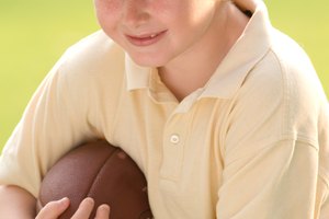 Enseña a los niños a envolver al pelota luego de atraparla.