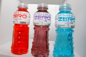 Las bebidas deportivas vienen en versiones regulares y bajas en calorías.