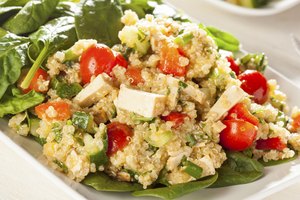 Plato de quinoa orgánico.
