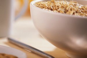 Un tazón de cereales de grano entero.