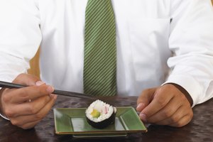 El sushi es un alimento rico en yodo.