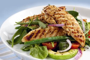Comida saludable de proteínas y vegetales.