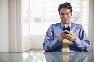 ¿Cómo borrar mensajes de WhatsApp en un iPhone?
