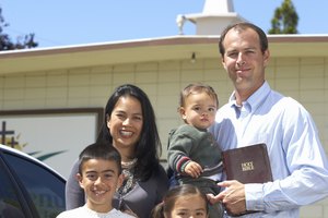 Tu familia de la iglesia espera impacientemente ver a tu pequeño aparecer en el templo.