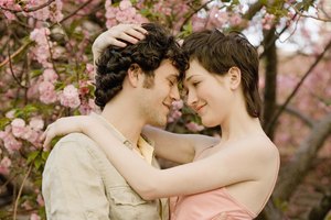 Respalda tus palabras con acciones amorosas.