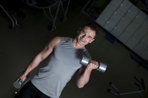 Levanta tu brazo derecho despacio.