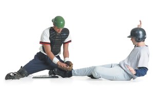 Las reglas de la línea de base son vitales para mantener el flujo rápido de un juego de béisbol.