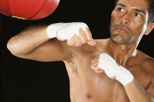 Desarrolla manos muy rápidas y tiempo de reacción con el entrenamiento del saco de velocidad.