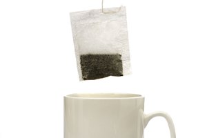 Beber té con moderación no causa deshidratación.