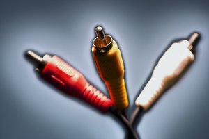 Los dispositivos HDMI pueden ser conectados a una salida RCA con un cable adaptador.