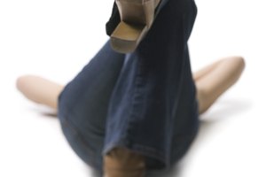 Examina la parte inferior de tus zapatos cada pocos meses para comprobar si hay lisura.