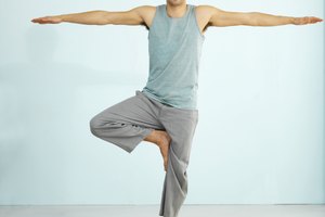 El yoga puede ayudarte a conseguir una sensación de calma y liberarte de las emociones negativas.